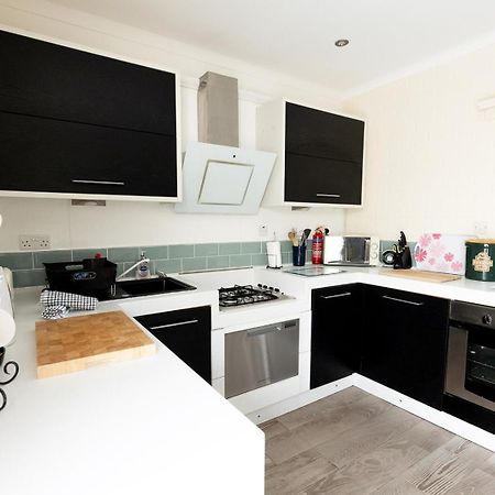 Willow Cottage - Cost 3 Bed Cottage In Penrhyn Bay With Sea Views With Access To Snowdonia Rhôs-on-Sea Eksteriør bilde