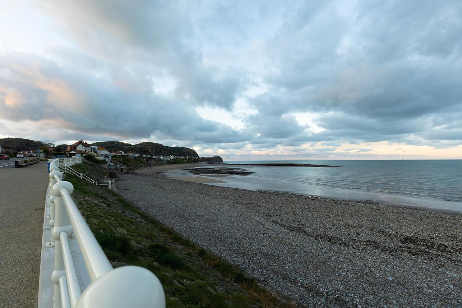 Willow Cottage - Cost 3 Bed Cottage In Penrhyn Bay With Sea Views With Access To Snowdonia Rhôs-on-Sea Eksteriør bilde